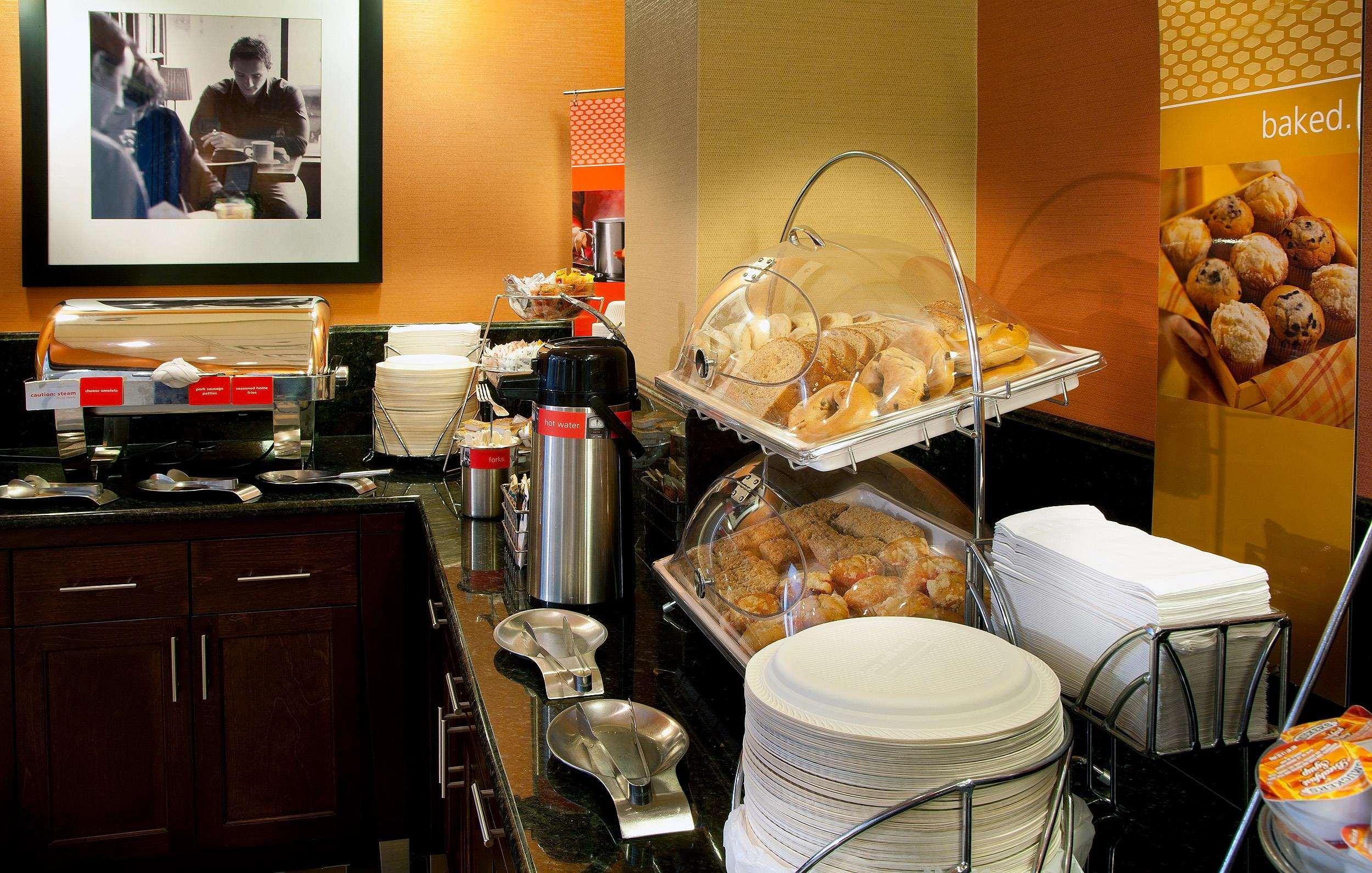 Hampton Inn Alexandria Restaurace fotografie